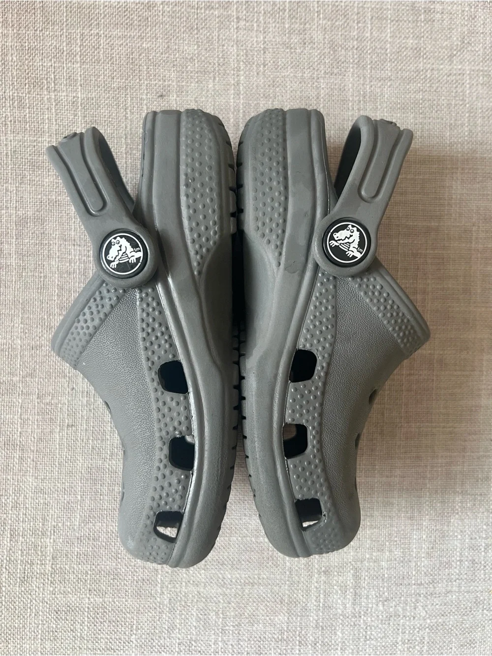 CROCS Classic unisex Kids Grey logo Slip-On mule Clogs w/strap, size 8